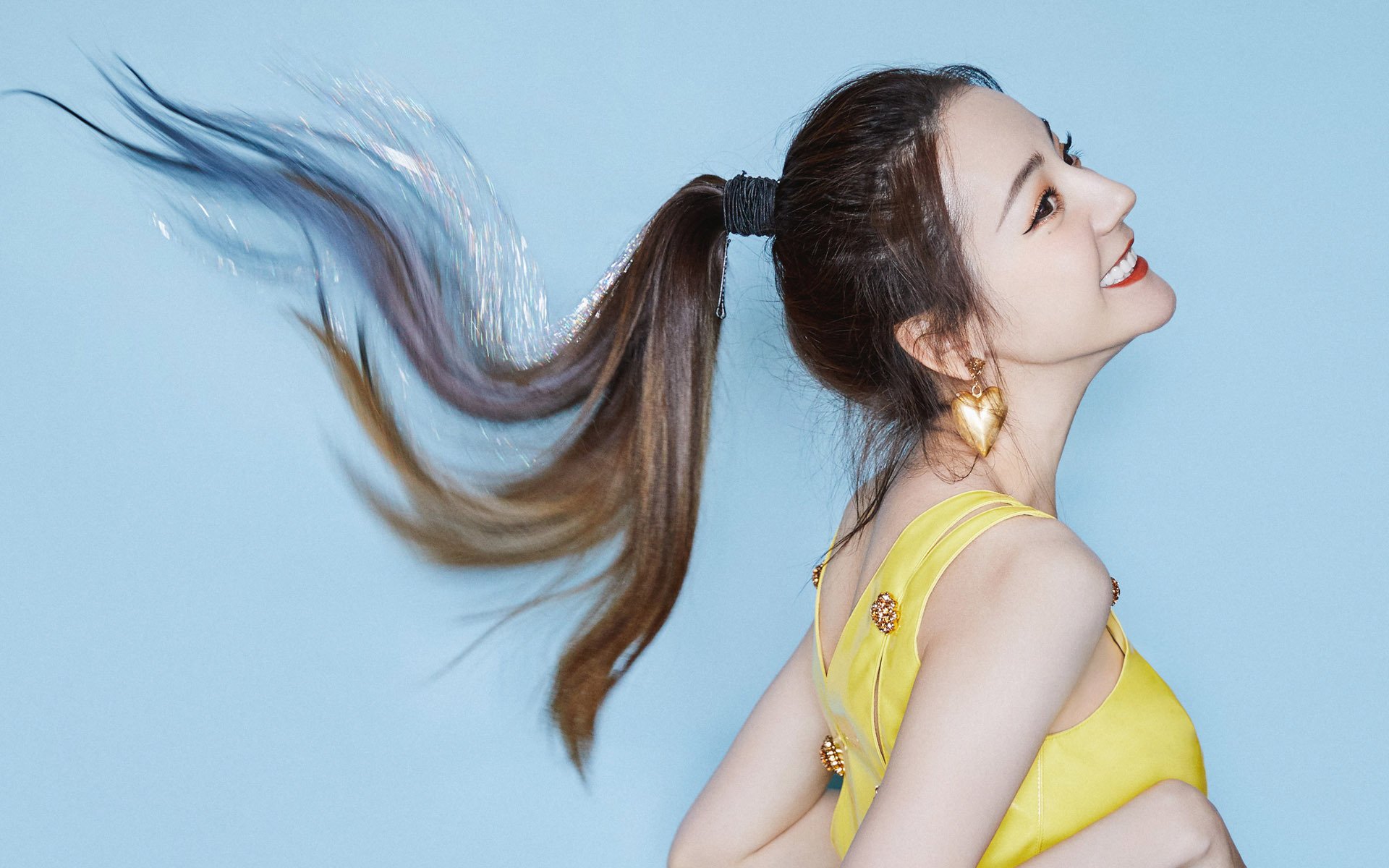 爱游戏入口-红色狂飙的毫厘之间，当法拉利险胜黑马哈斯，周冠宇已刻下中国速度